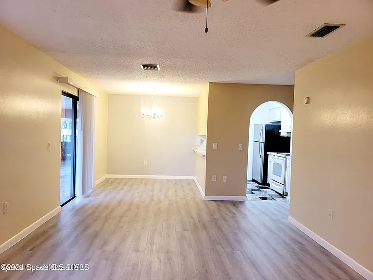 235 San Juan Cir — Photo 10