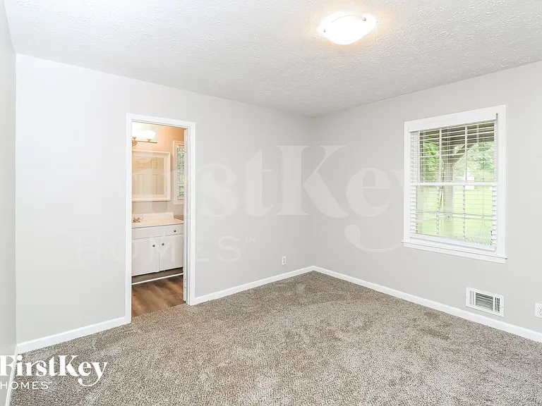 3692 Cambridge Dr SW — Photo 11