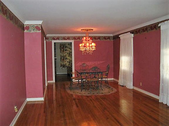 2nd image of 1117 Terry Ln