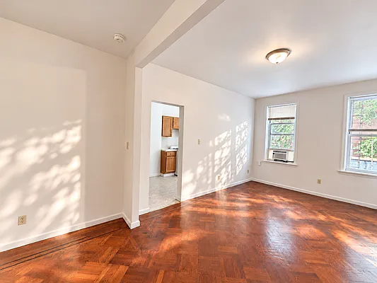Living room, photo 8