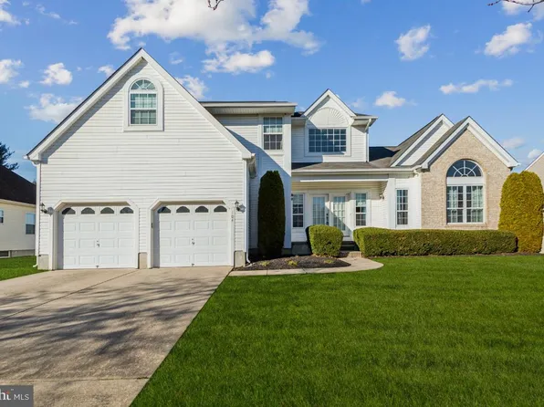 104 Christmas Tree Ct, Sicklerville, NJ 08081