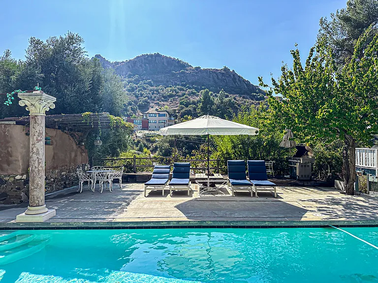 28985 Crags Dr — Photo 1