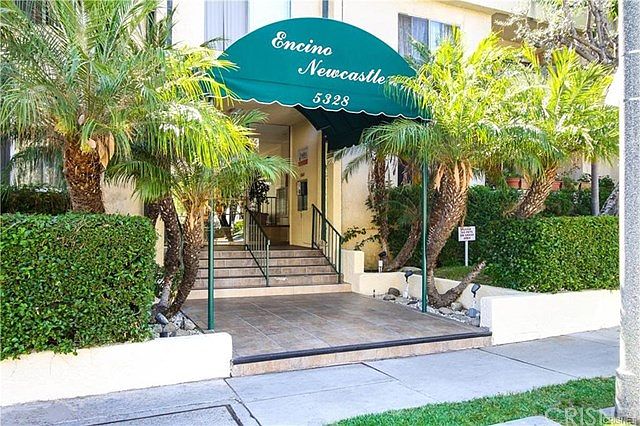 1st image of 5328 Newcastle Ave Unit 3