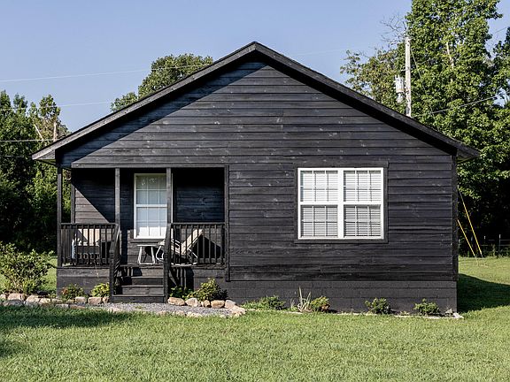 3rd image of 142 Bowater Rd