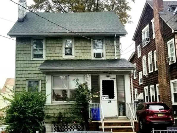 96-98 Beaumont Pl, Newark, NJ 07104