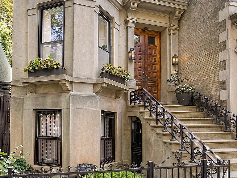 23 Garden Pl — Photo 1