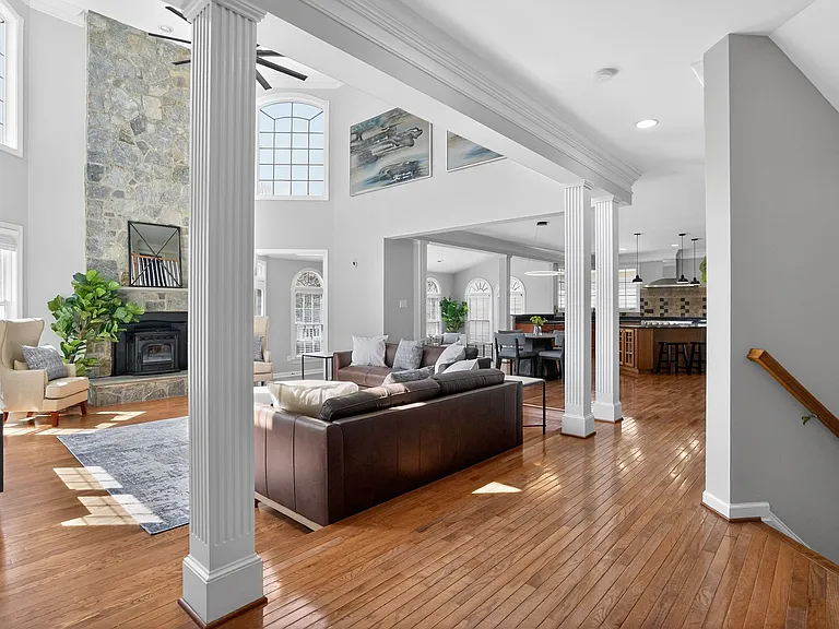 19503 Waneta Dr — Photo 7