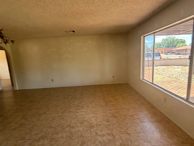 554 Hegge Dr — Photo 15