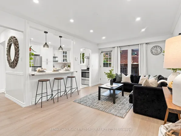 33 Taunton Rd E #23, Oshawa, ON L1G 3T6