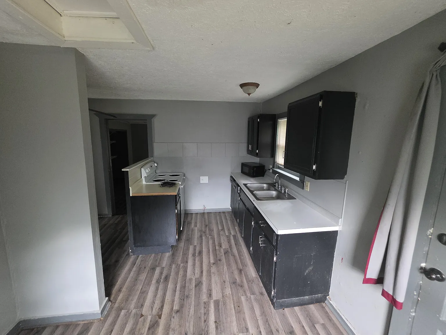 2 bed, 900 sqft, $995 — Photo 4