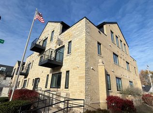 2480 S Kinnickinnic Ave #206, Milwaukee, WI 53207