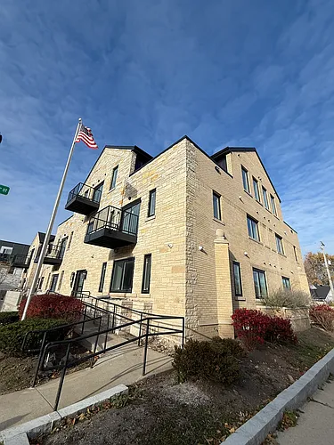 2480 S Kinnickinnic Ave #206 Photo 1