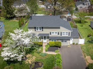 1023 Victoria Rd, Warminster, PA 18974