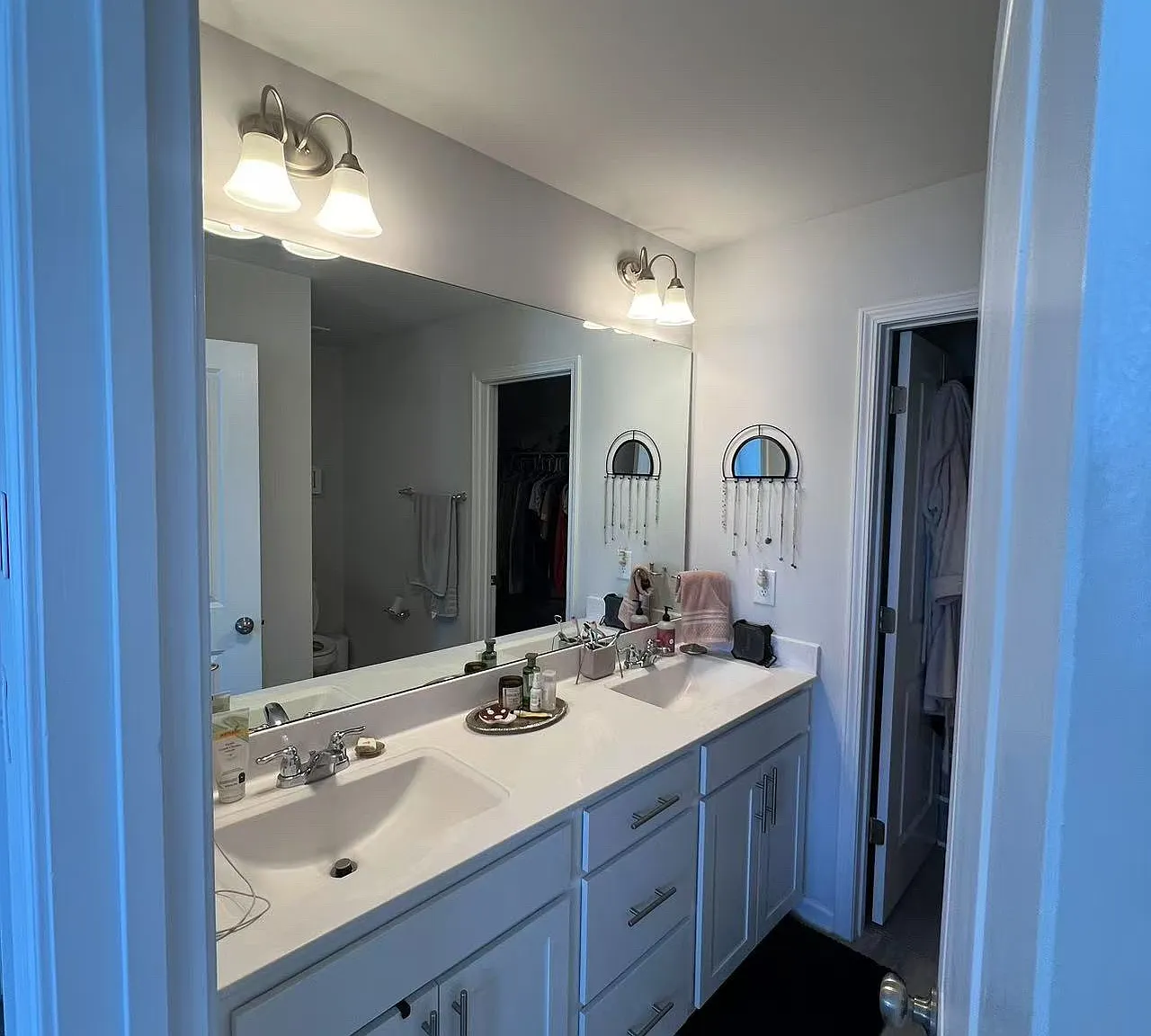 3 bed, 3.5 bath, 1917 sqft, $2,050 — Photo 4