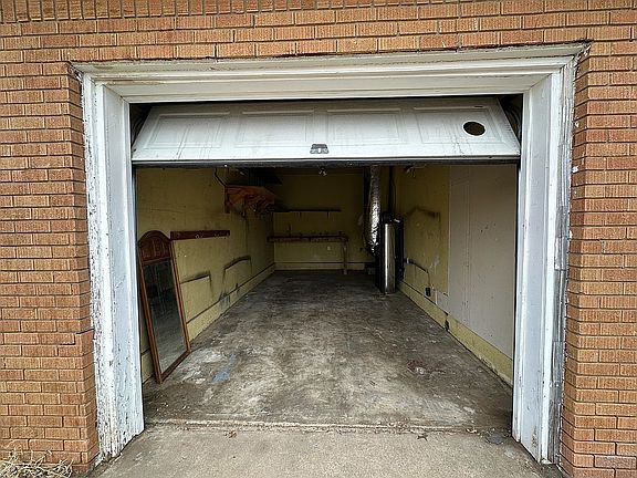 4th image of 2144 N Faulkner St