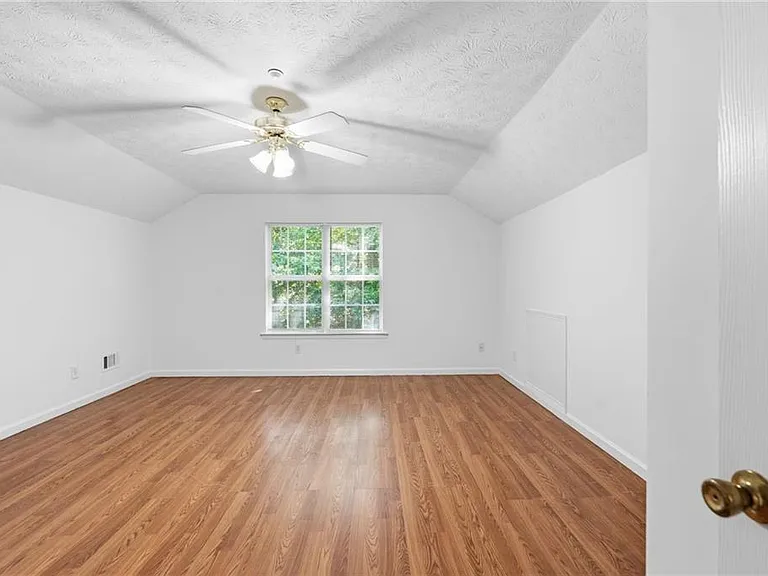 6427 Wellington Chase Ct — Photo 14