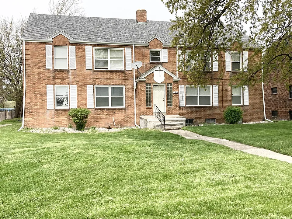 1372 N Cove Blvd #2