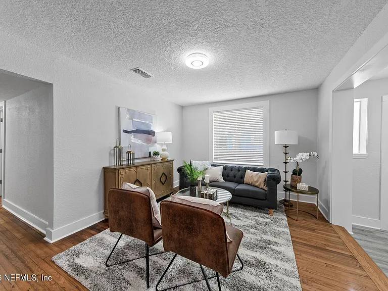 715 Ralph St — Photo 2