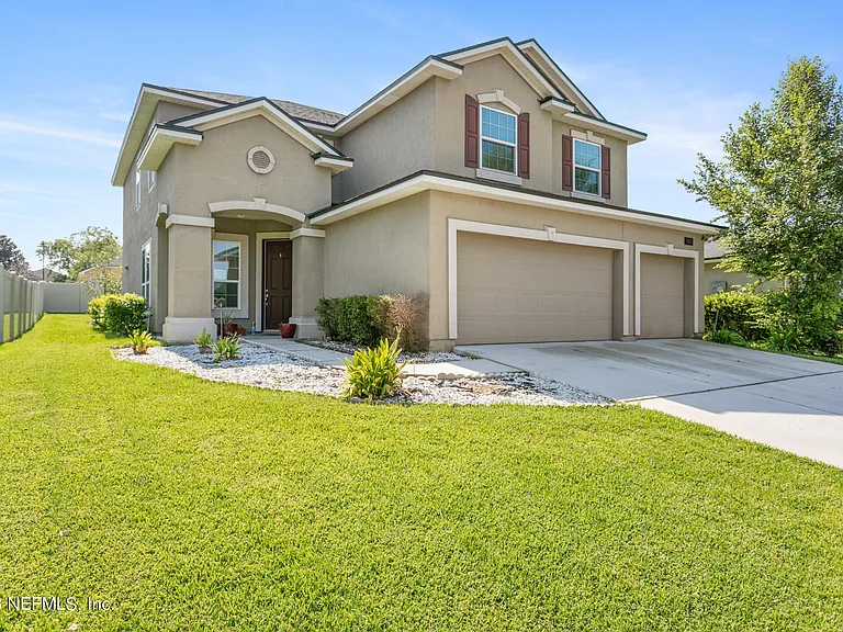 3315 Ridgeview Dr — Photo 2