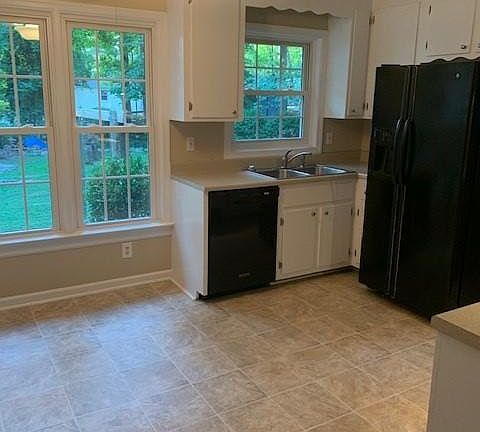 3rd image of 341 Brighton Dr