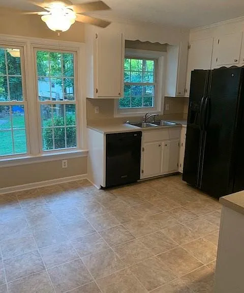 341 Brighton Dr — Photo 3