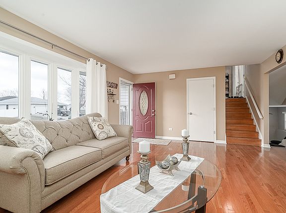 5th image of 409 Mooney Dr