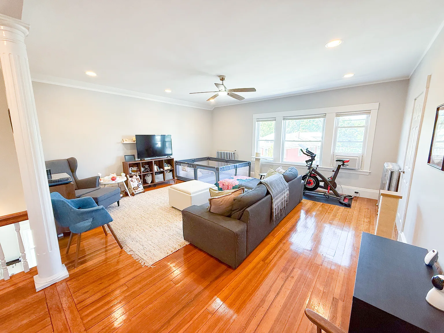 2 bed, 1335 sqft, $3,850 — Photo 1