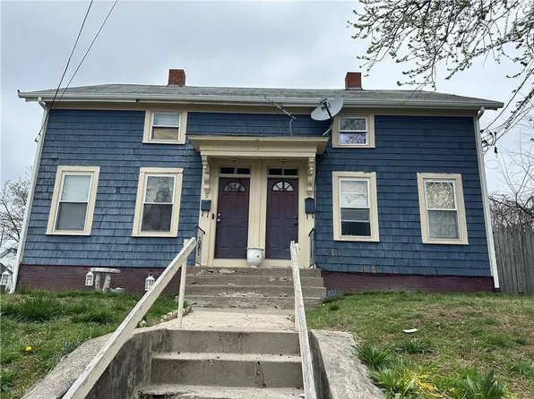 9-11 Nelson St E, Rumford, RI 02916