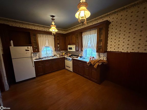 12th image of this home