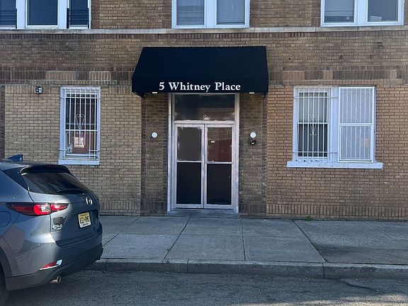 2nd image of 5 Whitney Pl #5-03