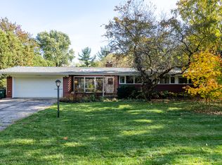 7S135 Thornapple Dr, Naperville, IL 60540