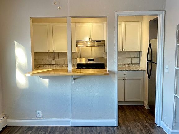 2nd image of 2100 Pleasant Ave #104