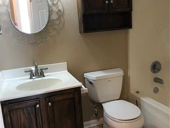 4th image of 8209 Royal Oak Ct
