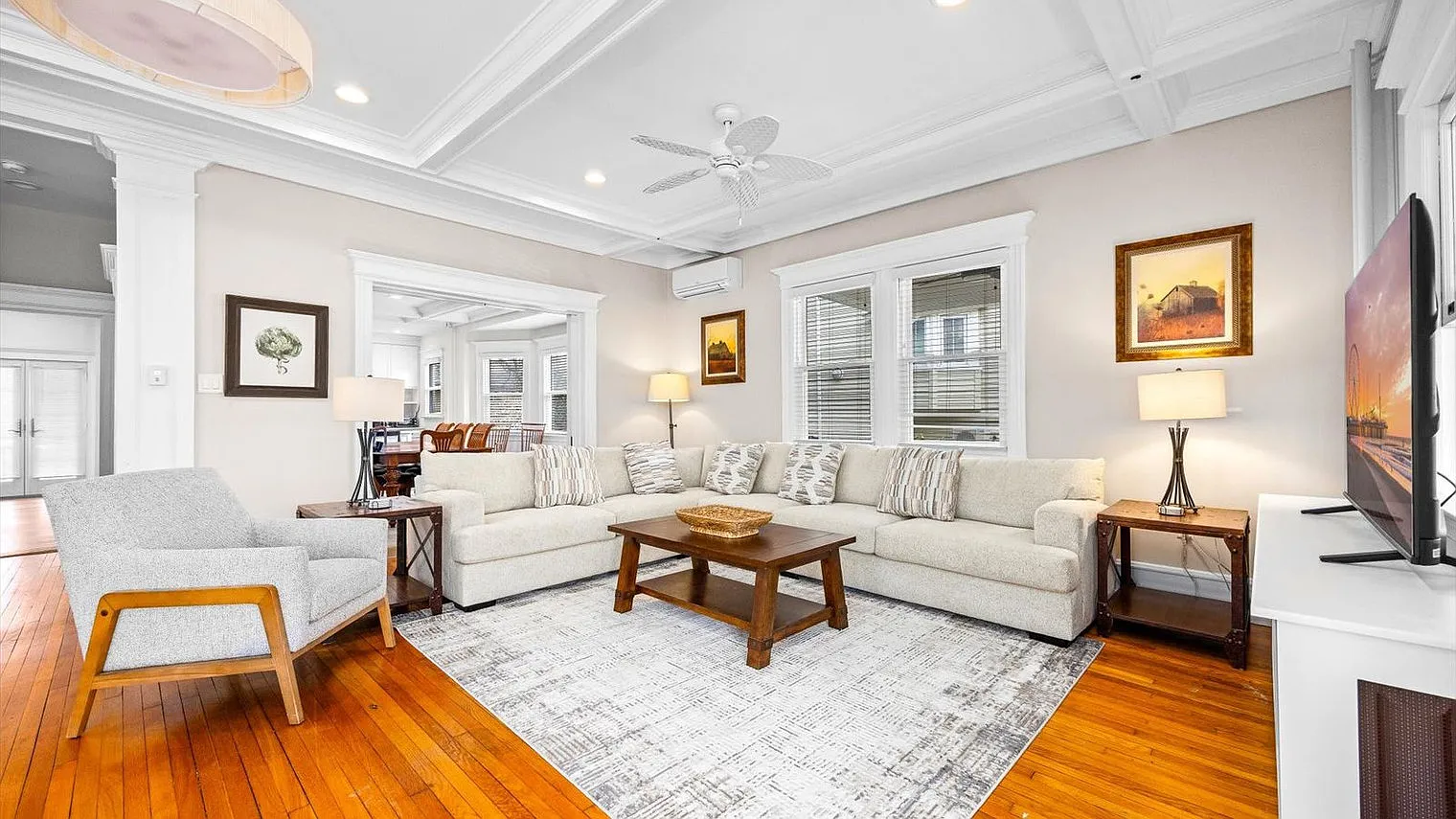 6 bed, 4.0 bath, $13,877 — Photo 1
