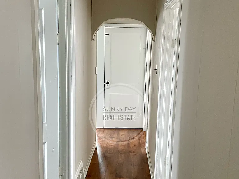 1115 Prickett Ave — Photo 6