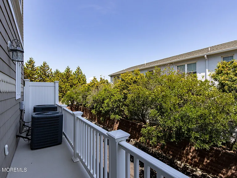 29 Pavilion Ave #29 — Photo 34