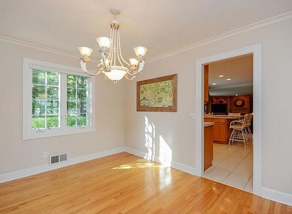 4th image of 2305 Fountain Ln N