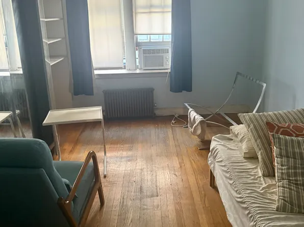 314 East 70th Street image 1 of 4