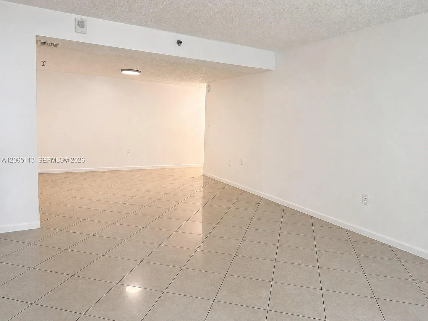 The Georgian Condo — Photo 4