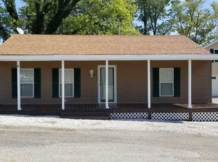 447 Downing St, Palmyra, IL 62674