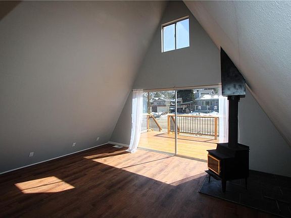 2nd image of 2183 6th Ln
