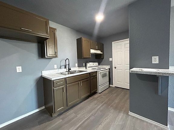 4th image of 4426 N Hein Rd #2