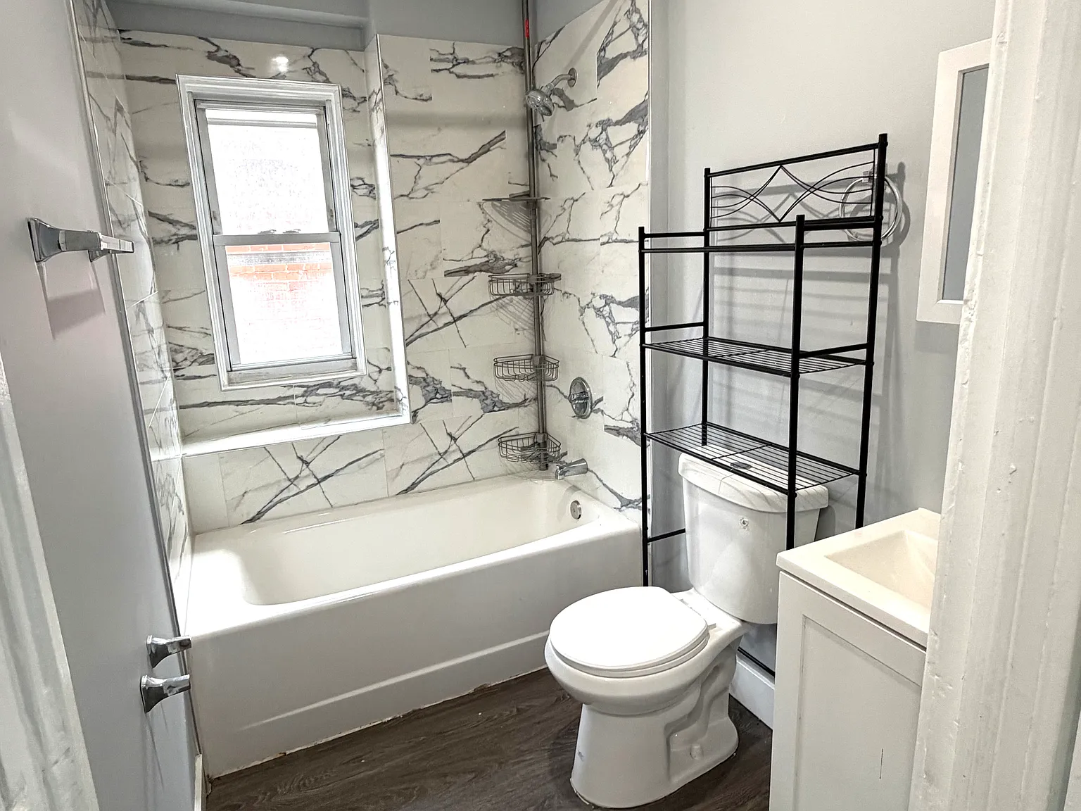 4 bed, 1659 sqft, $2,025 — Photo 4