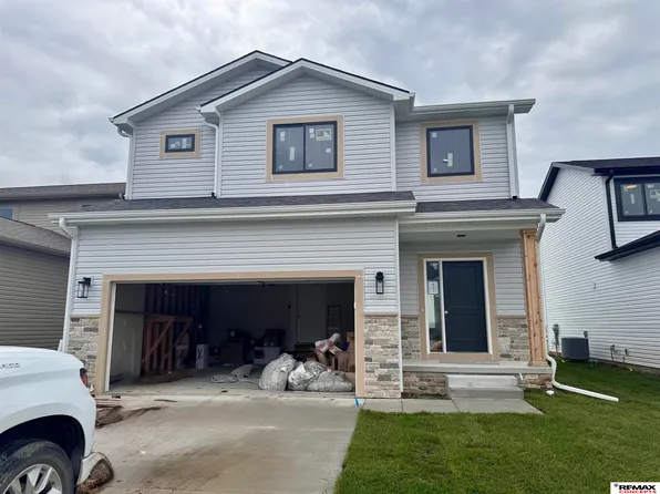 10518 S 76th St, Lincoln, NE 68516