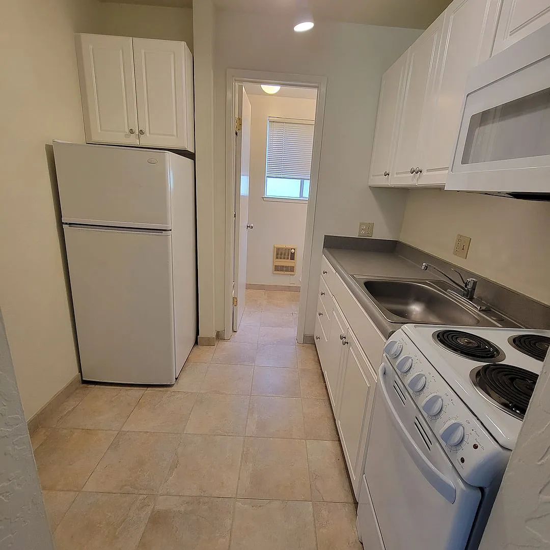 Fremont 966 — Photo 4