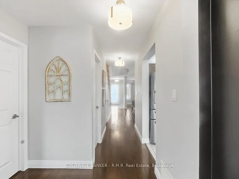 45 Angier Cres — Photo 4