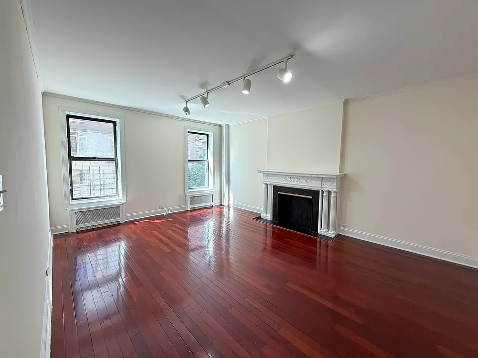 251 W 81st St #3K