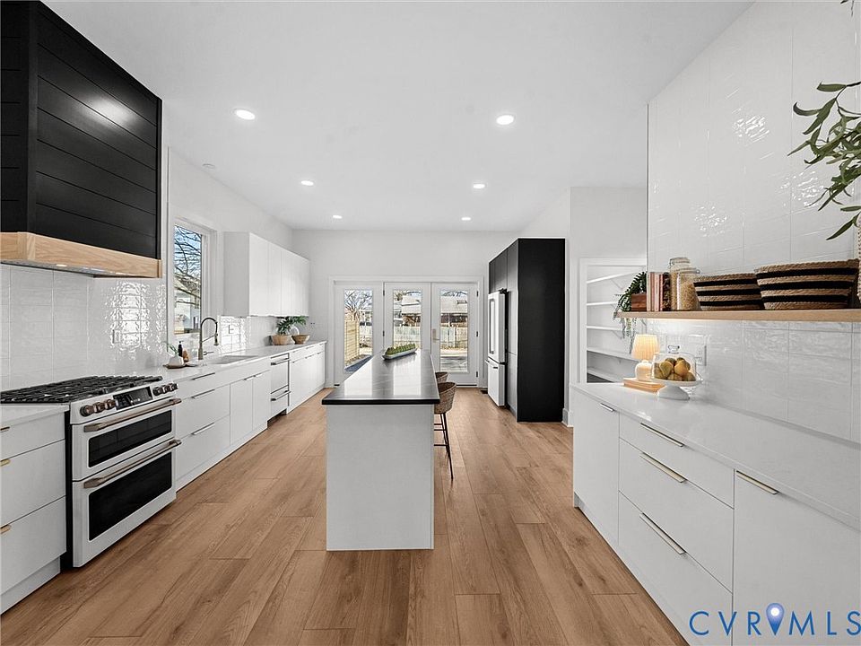 1st image of 2202 3rd Ave