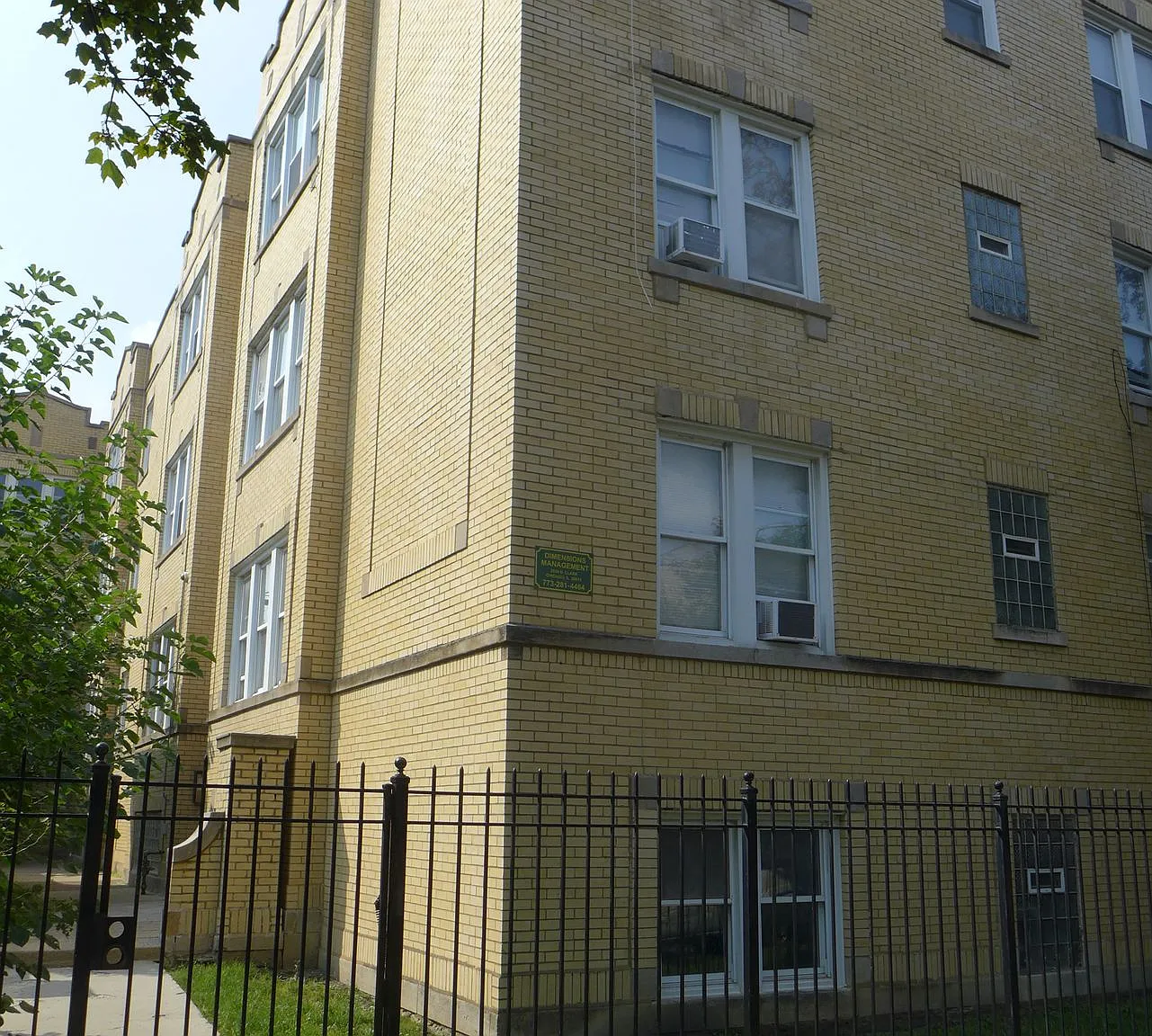 2050 Kostner — Photo 1