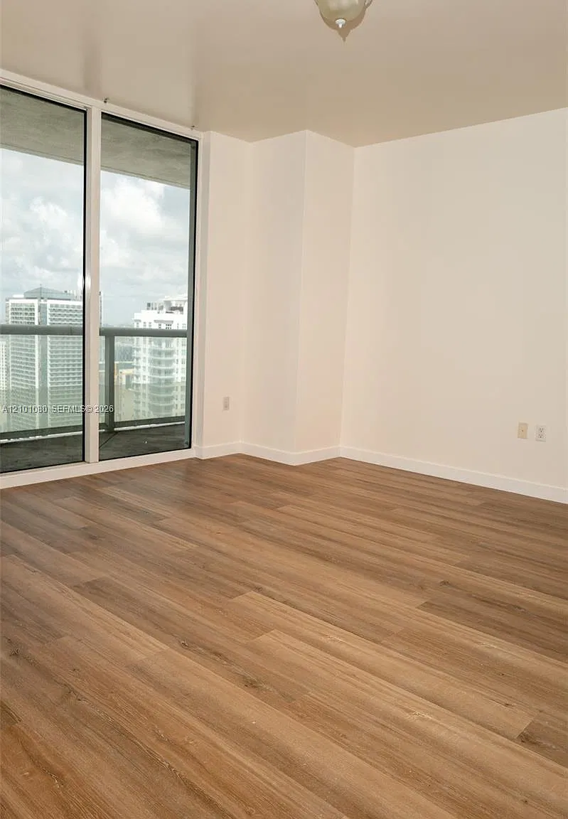 50 Biscayne Condo — Photo 3